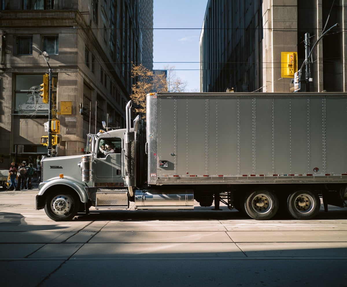 CDL training at S & R Truck Driving Institute